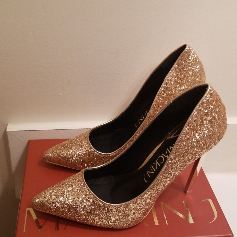 Heels - Picture 2 of 3